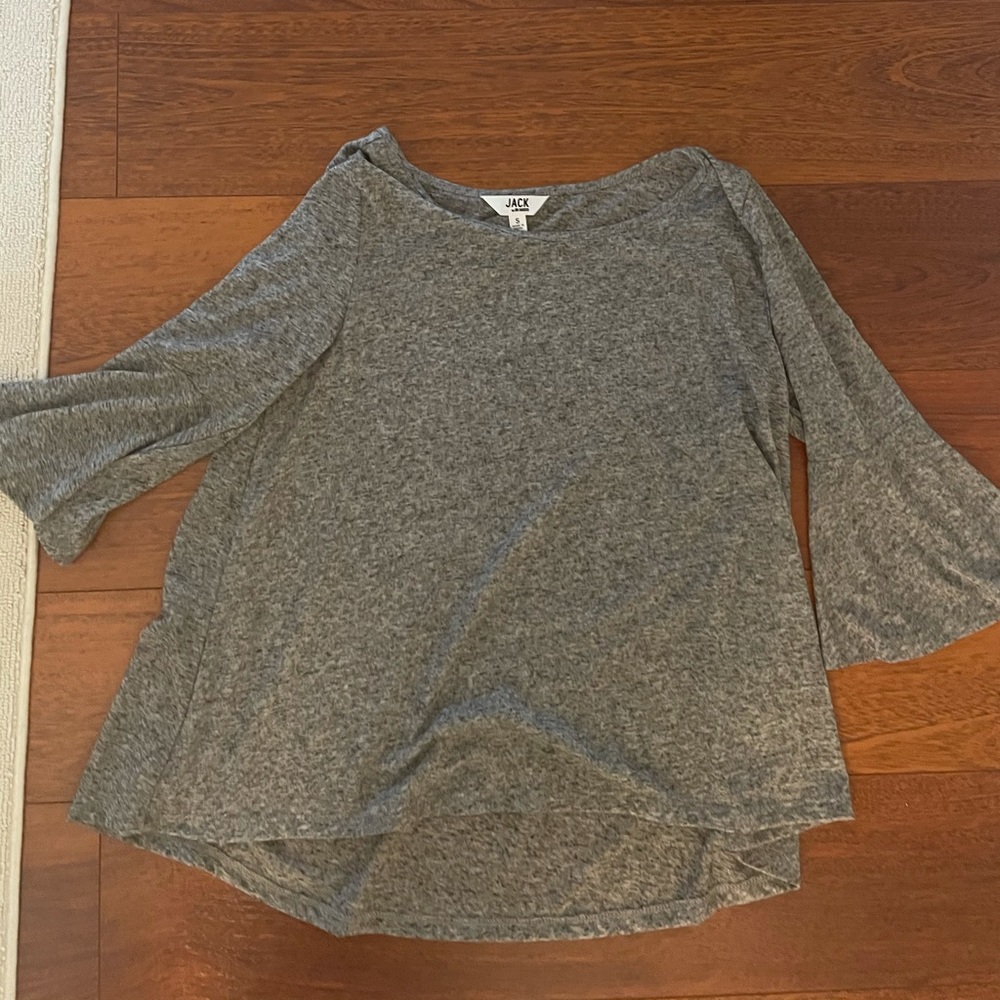 Jack BB Dakota 3/4 sleeve flare sleeve top